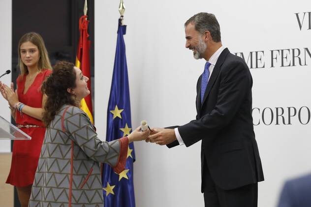 Spain s King Felipe VI (R) gives Colombian professor Juanita Gonzalez-Uribe (L) 7th Jaime Fernandez de Araoz Award of Corporate Finance, during a ceremony held in Madrid, Spain, 19 September 2017. 7th Jaime Fernandez de Araoz Award of Corporate Finances !ACHTUNG: NUR REDAKTIONELLE NUTZUNG!  Copyright: xJuanJoxMartinx 20170919-636414499726872021