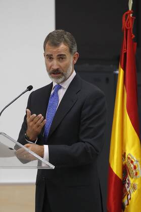 King Felipe VI of Spain speaks during the delivery of the VII Jaime Fernandez de Araoz Award for Corporate Finances to the Colombian professor Juanita Gonzalez-Uribe and the Venezuelan Daniel Paravisini, in Madrid, Spain, 19 September 2017. VII Jaime Fernandez de Araoz Award for Corporate Finances !ACHTUNG: NUR REDAKTIONELLE NUTZUNG!  Copyright: xJuanJoxMartínx GRA534 20170919-636414515338155704