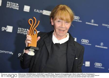 Deutscher Schauspielerpreis in Berlin Jutta Hoffmann, Preistraegerin, Schauspielerin in einer Hauptrolle Preistraeger Schauspielerpreis 2017 im Zoo Palast in Berlin am 22.09.2017
