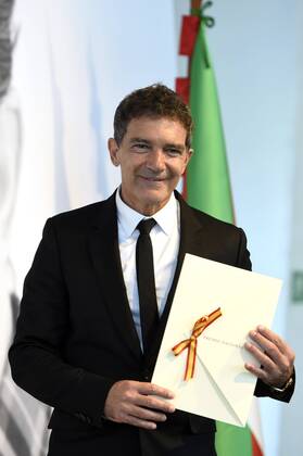 Bilder des Tages Antonio Banderas bei der Verleihung des Premio Nacional de Cinematografia auf dem 65. Internationalen Filmfestival San Sebastian Festival Internacional de Cine de Donostia-San Sebastian im Kulturzentrum Tabakalera. San Sebastian, 23.09.2017 Foto:xC.xNiehausx xFuturexImage
