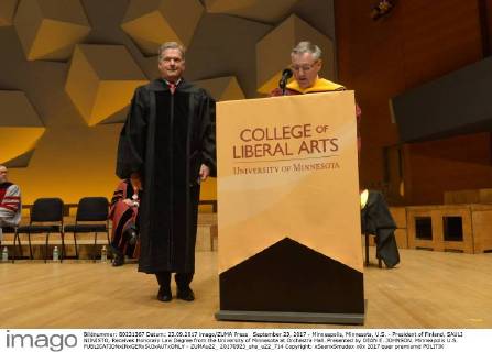 September 23, 2017 - Minneapolis, Minnesota, U.S. - President of Finland, SAULI NIINISTO, Receives Honorary Law Degree from the University of Minnesota at Orchestra Hall. Presented by DEAN E. JOHNSON. Minneapolis U.S. - ZUMAu22_ 20170923_sha_u22_714 Copyright: xSeanxSmudax