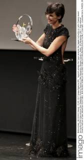 Spanish actress Paz Vega receives the Jaeger-LeCoultre to Latin Cinema award during the 65th International San Sebastian Cinema Festival in San Sebastian, Basque Country, Spain, 23 September 2017. International Cinema Festival of San Sebastian !ACHTUNG: NUR REDAKTIONELLE NUTZUNG!  Copyright: xJuanxHerrerox PVA001 20170923-636417999120596102