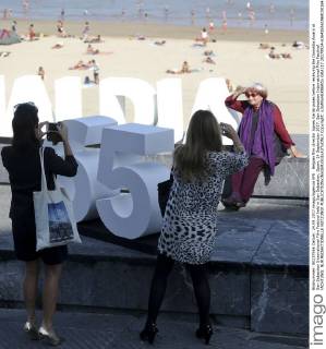 Belgian film director Agnes Varda poses before receiving the Donostia Award at San Sebastian International Film Festival held in San Sebastian, Spain, 24 September 2017. San Sebastian International Film Festival !ACHTUNG: NUR REDAKTIONELLE NUTZUNG!  Copyright: xJUANxHERREROx GRA117 20170924-636418561969150164