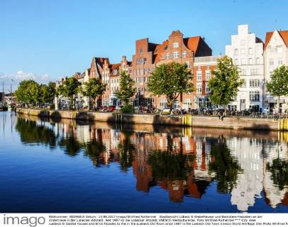 Stadtansicht Lübeck Ð Giebelhäuser und Backstein-Fassaden an der Undertrave in der Lübecker Altstadt. Seit 1987 ist die Lübecker Altstadt UNESCO Weltkulturerbe. Foto:Winfried Rothermel