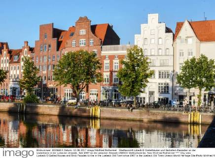 Stadtansicht Lübeck Ð Giebelhäuser und Backstein-Fassaden an der Undertrave in der Lübecker Altstadt. Seit 1987 ist die Lübecker Altstadt UNESCO Weltkulturerbe. Foto:Winfried Rothermel