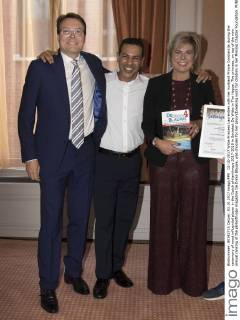 02-10-2017 Witte Princess Laurentien with her husband Prince Constantijn during the ceremony of most influential player in the Dutch philanthropy 2017-2018 in Societeit De Witte in The Hague. The princess, on top of the new annual ranking of the philanthropy magazine De Dikke Blauwe, was choosen for her groundbreaking work for children in her Missing Chapter Foundation.  Copyright: xPPE WERFx