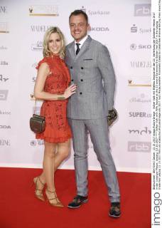 Volker Valk mit Ehefrau Jessica bei der 23. Verleihung der Goldenen Henne 2017 in der Leipziger Messe. Leipzig, 13.10.2017