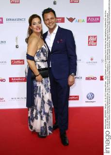 Julia Dahmen und ihr Ehemann Carlo Fiorito bei der Verleihung Goldene Bild der Frau am 21.10.2017 in Hamburg Goldene Bild der Frau Verleihung 2017 in Hamburg