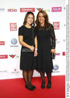 Aydan Özoguz und ihre Tochter Tochter Hanna bei der Verleihung Goldene Bild der Frau am 21.10.2017 in Hamburg Goldene Bild der Frau Verleihung 2017 in Hamburg