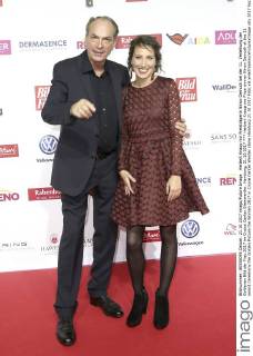 Herbert Knaup mir Preisträgerin Ninon Demuth bei der 11. Verleihung der Goldenen Bild der Frau 2017 im Cruise Center Steinwerder. Hamburg, 21.10.2017