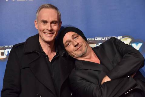 Comedian Johann König + Torsten Sträter , l-r, kommt am 24.10.2017 in Köln zur Verleihung des Deutschen Comedypreis 2017.