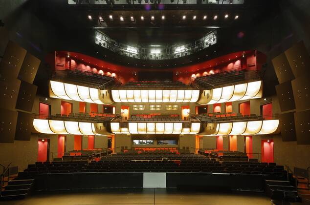 Staatstheater in Mainz, Rheinland-Pfalz, Grosses Haus, Zuschauerraum, Zuschauersaal, Auditorium, Beleuchtungstechnik, Lichttechnik NUR ZUR REDAKTIONELLEN NUTZUNG, D-Mainz, Rhein, Rhein-Main-Gebiet, Rheinland, Rheinland-Pfalz, Staatstheater Mainz, Schauspielhaus, Musiktheater, Tanztheater, Grosses Haus, Zuschauerraum, Zuschauersaal, Auditorium, Beleuchtungstechnik, Lichttechnik, EDITORIAL USE ONLY, D-Mainz, Rhine, Rhine-Main district, Rhineland, Rhineland-Palatinate, Staatstheater Mainz, Mainz State Theatre, playhouse, music theatre, dance theatre, Great Hall, house, auditorium, lighting technology, lighting engineering