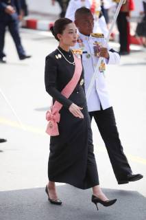 Late King Bhumibol royal relics and ashes Her Royal Highness Princess Bajrakitiyabha join a procession to transfer His Majesty the late King Bhumibol Adulyadej’s royal relics and ashes from the royal crematorium in Sanam Luang to the Grand Palace, Bangkok, on October 27th, 2017. Bangkok Bangkok Thailand Royal Grand Palace  PanupongxChangchai
