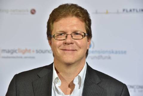 Der Journalist Dr. Christian Stücken erhielt Preis Fernseh Journalismus ür Die Story im Ersten: Der vertuschte Skandal am 28.10.2017 in Köln bei der Verleihung von Auszeichnungen an Fernsehschaffende aller creativen Gewerke durch die Deutsche Akademie für Fernsehen - DAFF - . Zum 5. mal werden hier herausragende Leistungen bei der Herstellung deutscher Fernsehprogramme gewürdigt.