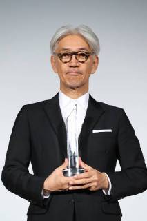Ryuichi Sakamoto, November 01, 2017 - Musician Ryuichi Sakamoto receives Samurai Award during the 30th Tokyo International Film Festival at Roppongi Hills on November 01, 2017 in Tokyo, Japan.  (umqa057142)