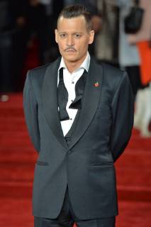 November 2, 2017 - London, London, UK - London, UK. JOHNNY DEPP attends the World Film premiere of Murder On The Orient Express London UK - ZUMAl94_ 20171102_zaf_l94_082 Copyright: xRayxTangx