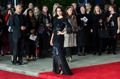 November 2, 2017 - London, London, UK - London, UK. PENo°LOPE CRUZ attends the world film premiere of Murder On The Orient Express London UK - ZUMAl94_ 20171102_zaf_l94_085 Copyright: xRayxTangx