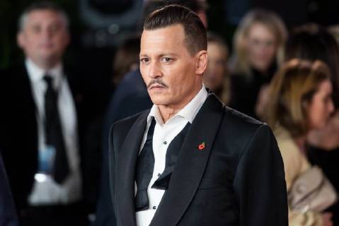 November 2, 2017 - London, London, UK - London, UK. JOHNNY DEPP attends the world film premiere of Murder On The Orient Express. London UK - ZUMAl94_ 20171102_zaf_l94_108 Copyright: xRayxTangx