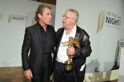 Peter Maffay, Wolf Biermann VDZ Publishers Night 2017 Preisverleihung der Goldenen Victoria in der Hauptstattrepraesentanz der Deutschen Telekon in Berlin am 06.11.2017