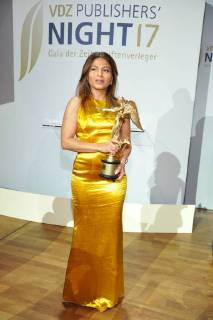 Ensaf Haider, Preistraegerin VDZ Publishers Night 2017 Preisverleihung der Goldenen Victoria in der Hauptstattrepraesentanz der Deutschen Telekon in Berlin am 06.11.2017