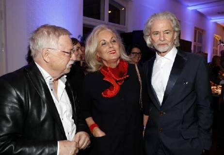 Wolf Biermann, Alexandra Oetker, Dr. Hermann Buehlbecker (Alleininhaber LAMBERTZ) bei Publisher s Night 2017 in der Telekom Hauptstadtrepraesentanz Berlin.