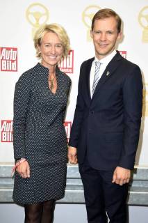 Isolde Holderied und Mattias Ekström bei der Verleihung des Goldenen Lenkrads 2017 im Axel-Springer-Haus. Berlin, 07.11.2017