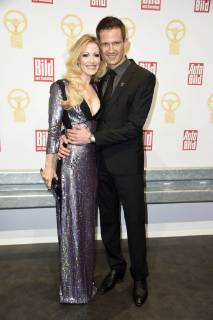 Andrea Kaiser mit Gatte Sebastien Ogier bei der Verleihung des Goldenen Lenkrads 2017 im Axel-Springer-Haus. Berlin, 07.11.2017