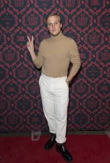 Search Party Staffelpremiere in New York USA: TBS premiere season 2 Search John Early attends season 2 premiere of Search Party at Public New York New York United States Public LevxRadin