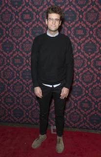 Search Party Staffelpremiere in New York USA: TBS premiere season 2 Search John Reynolds attends season 2 premiere of Search Party at Public New York New York United States Public LevxRadin