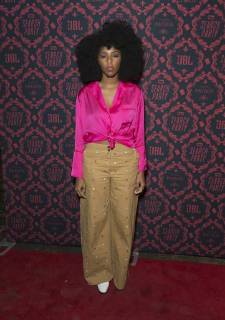 Search Party Staffelpremiere in New York USA: TBS premiere season 2 Search Jessica Williams attends season 2 premiere of Search Party at Public New York New York United States Public LevxRadin
