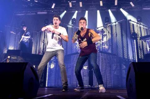 Vincent Stein und Dag-Alexis Kopplin von SDP live bei einem Konzert der Die bunte Seite der Macht Tour in der Swiss Life Hall. Hannover, 09.11.2017