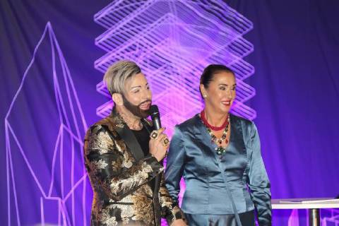 10.11.2017 Frankfurt am Main, Fraport-Arena FRANKfurtstyleaward Gala Talent-Contest Fashion and Design Modedesigner Harald Glööckler und Hannemie Stitz-Krämer President & Founder of FRANKFURT STYLE AWARD