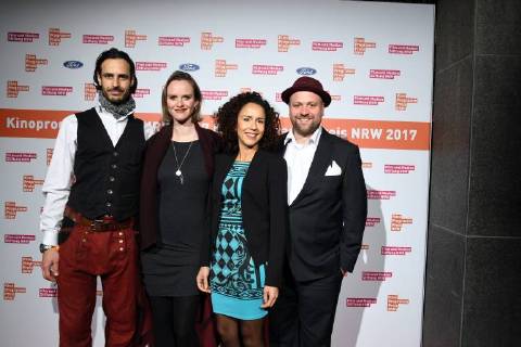 Schauspieler Valentin Schreyer, Cosima Viola, Dunja Dogmani und Moritz A. Sachs, l-r, kommt am 14.11.2017 in Köln zur Verleihung des 27. Kinoprogrammpreis NRW.
