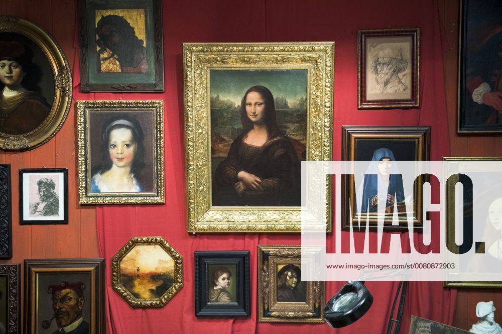 Stockfoto Gemaelde Und Kunstwerke Im Kunstsalon Posin I 2