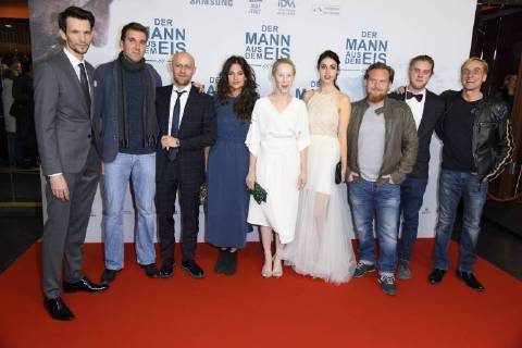 Entertainment Bilder der Woche Themen der Woche Bilder des Tages Sabin Tambrea, Felix Randau, Juergen Vogel, Violetta Schurawlow, Susanne Wuest, Anna F., Axel Stein, Martin Augustin Schneider, Andre M. Hennicke bei der Publikumspremiere von Der Mann aus dem Eis im Zoo Palast in Berlin am 21.11.2017