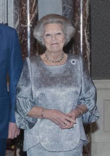 28-11-2017 Amsterdam Princess Beatrix during the Erasmusprize ceremony at the Koninklijke paleis in Amsterdam. The King, patron of the Praemium Erasmianum foundation, and the board has awarded the 150.000 euro prize to the Canadian scientist Michele Lamont (1957). This years theme of the Erasmusprijs was ‘Knowledge, Power and Diversity’.  Copyright: xPPE POOLx