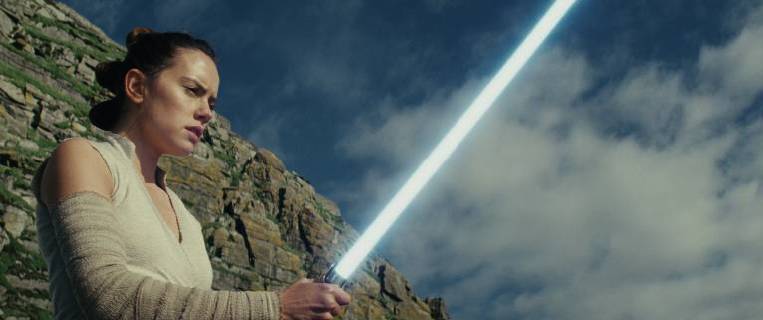 Star Wars: The Last Jedi (2017) Rey (Daisy Ridley) Lucasfilm Ltd. Los Angeles CA 33299_050THA
