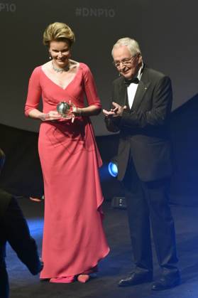 Königin Mathilde von Belgien und Klaus Töpfer bei der Verleihung des 10. Deutschen Nachhaltigkeitspreises 2017 im Maritim Hotel. Düsseldorf, 08.12.2017