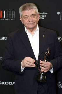 Alexander Sokurov Alexander Sokurow mit dem Preis für sein Lebenswerk bei der Verleihung des 30. Europäischen Filmpreises 2017 im Haus der Berliner Festspiele. Berlin, 09.12.2017