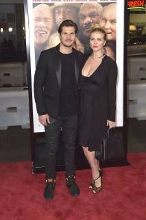 Gleb Savchenko mit Gattin Elena Samodanova bei der Premiere des Kinofilms Father Figures Wer ist Daddy? in TCL Chinese Theatre, Hollywood. Los Angeles, 13.12.2017