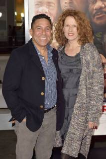 Oscar Nunez mit Gattin Ursula Whittaker bei der Premiere des Kinofilms Father Figures Wer ist Daddy? in TCL Chinese Theatre, Hollywood. Los Angeles, 13.12.2017