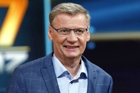 Günther Jauch beim Fototermin zur ARD TV-Show 2017 - Das Quiz im Nobeo Studio 8. Hürth, 14.12.2017