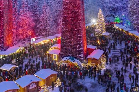 DEU, Deutschland, Breitnau, 16.12.2017: Der Weihnachtsmarkt in der Ravennaschlucht im Hochschwarzwald ist einer der schoensten in Deutschland. Â