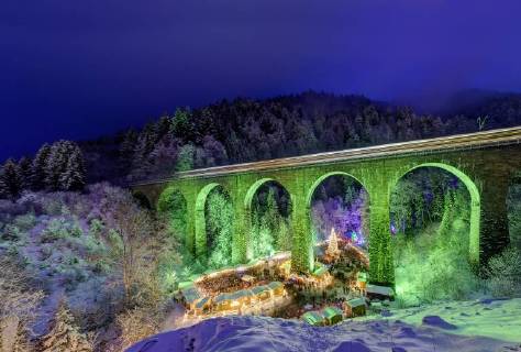 DEU, Deutschland, Breitnau, 17.12.2017: Der Weihnachtsmarkt in der Ravennaschlucht im Hochschwarzwald ist einer der schoensten in Deutschland.