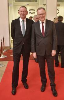 Leibniz-Ring-Verleihung in Hannover 19.12.17, Hannover , Â - Verleihung Leibnizring Kuppelsaal und Leibnizsaal NDR Chef Lutz Marmor und MP Stephan Weil -