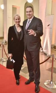 Leibniz-Ring-Verleihung in Hannover 19.12.17, Hannover , Â - Verleihung Leibnizring Kuppelsaal und Leibnizsaal Gregor Baum mit Gattin Julia -