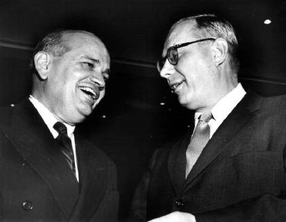 Omar Loutf (left) and Soviet Representative Arkady Sobolev, before a meeting of the Security Council considering the Suez Canal crisis. 5 October 1956, New York City New York United States Copyright: Topfoto  !ACHTUNG AUFNAHMEDATUM GESCHÄTZT! UnitedArchives1348967