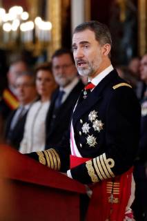 Spain s King Felipe VI (C) delivers a speech during the Military Epiphany ceremony in Throne Hall at Royal Palace in Madrid, Spain, 06 January 2017. King Juan Carlos attends the Military Epiphany ceremony on the occasion of his 80th birthday. The emeritus king turned at 80 a day before. This ceremony is the first event of the ceremonies planned to honour the emeritus royal couple as both will be 80 in 2018. Spain’s King Felipe VI chairs the Military Epiphany ceremony !ACHTUNG: NUR REDAKTIONELLE NUTZUNG! Copyright: xJuanjoxMartinx GRAF172 20180106-636508466001054531