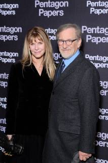 Premiere du film Pentagon papers a Paris. Premiere du film Pantagon Papers. Steven Spielberg. Kate Capshaw. Premiere of the movie Pentagon papers in Paris. 223434 2018-01-13 Paris France Spielberg, Steven; Capshaw-Spielberg, Kate Copyright: xSergexArnalx xStarfacex STAR_223434_029