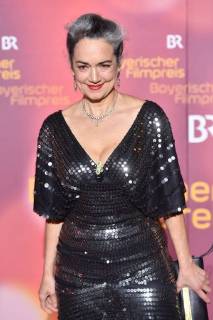 Irina WANKA (Schauspielerin), Einzelbild,angeschnittenes Einzelmotiv,Halbfigur,halbe Figur. Bayerischer Filmpreis 2018-Red Carpet,Roter Teppich,am 19.01.2018 im Prinzregententheater in Muenchen.